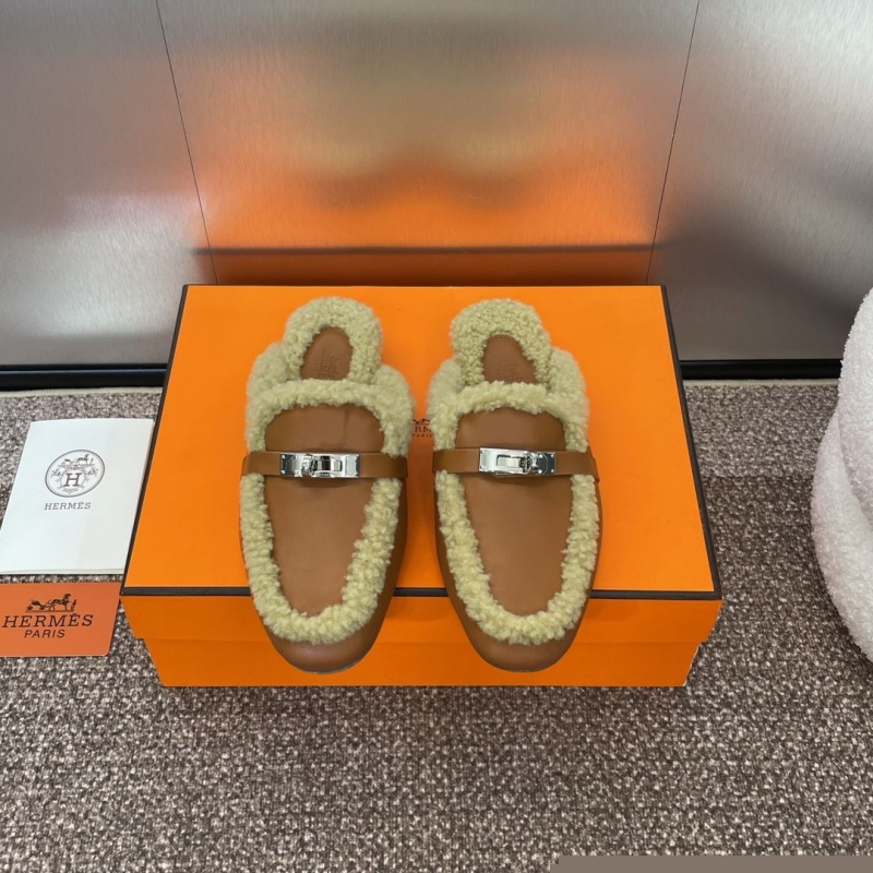 H**mes slippers